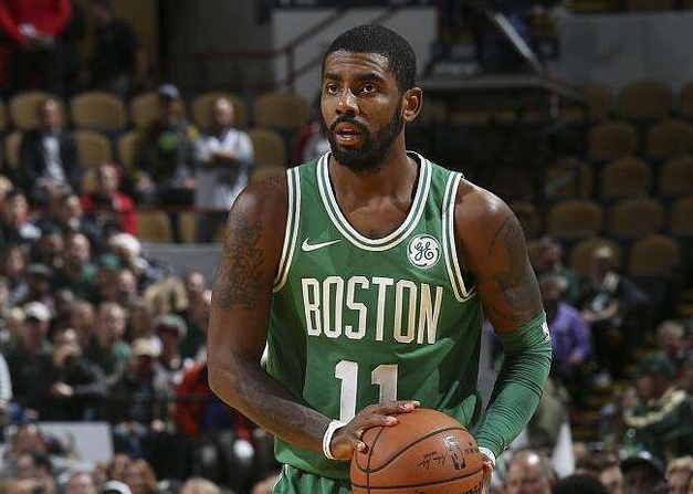 又伤了！巴萨官方：奥尔莫左肩脱臼，预计伤缺一个月（巴萨官宣奥尔莫左肩脱臼，预计缺阵一个月）