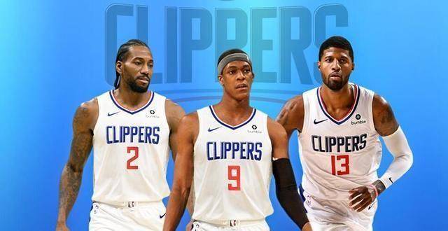 记者：奥斯卡身边人认为他没法继续踢球了，他在体能测试时突感不适（记者：奥斯卡体能测试中突感不适，身边人士称其已难继续踢球）