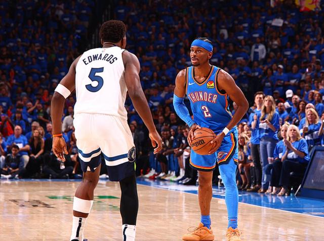 杨明洋妻子赴韩国观战亚冠：成都亚冠首个客场积分，值得骄傲（杨明洋妻赴韩现场助威，成都队拿下亚冠首个客场积分，令人自豪）