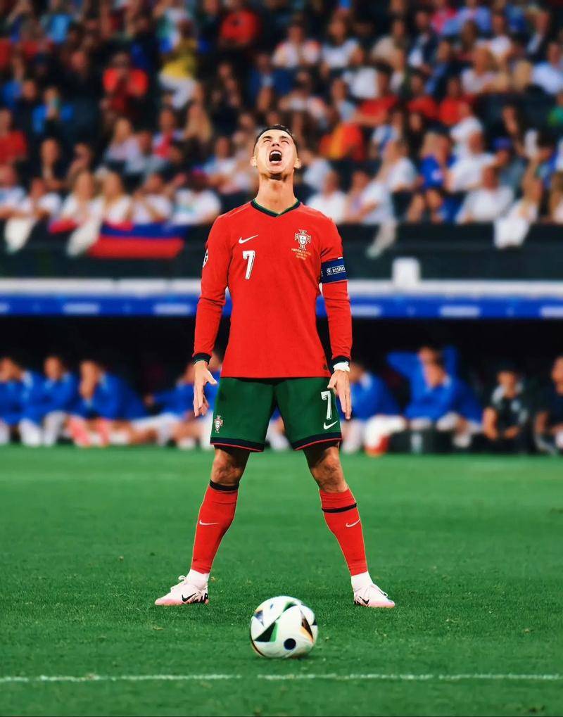 挑起大梁！卡斯尔狂轰30+10+6，得分创赛季新高（火力全开！卡斯尔30+10+6大爆发，单场得分刷新个人赛季新高）