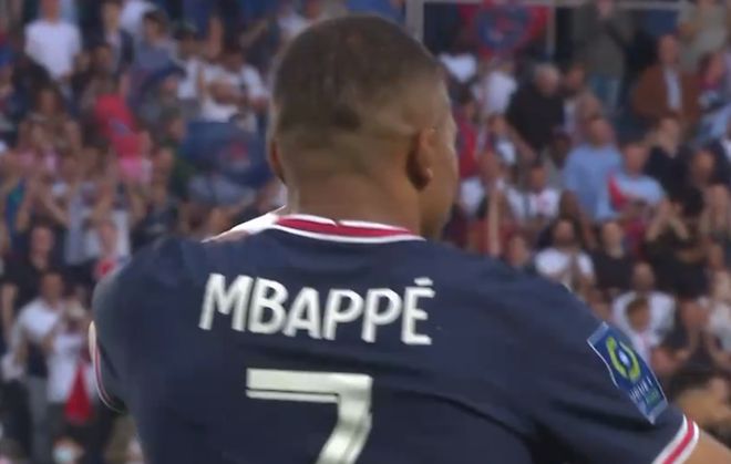 杜篮特连续得分，全队士气高涨（杜篮特火力全开，点燃全队士气）