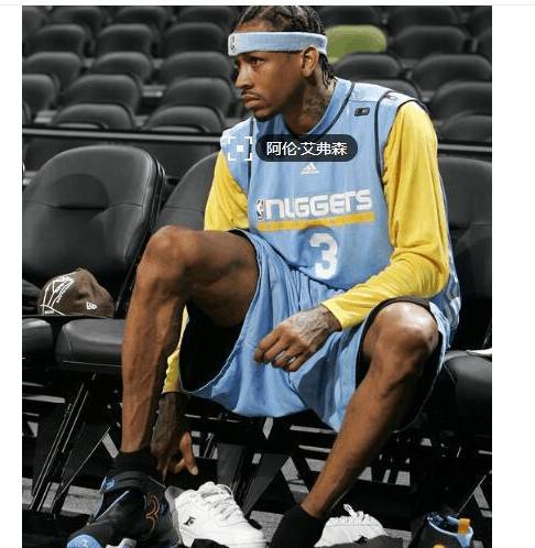 迪乌夫：过去我从没踢过右路，但只要能帮助球队我都愿意去做（迪乌夫：虽未踢过右路，只要有利球队我愿意尝试）