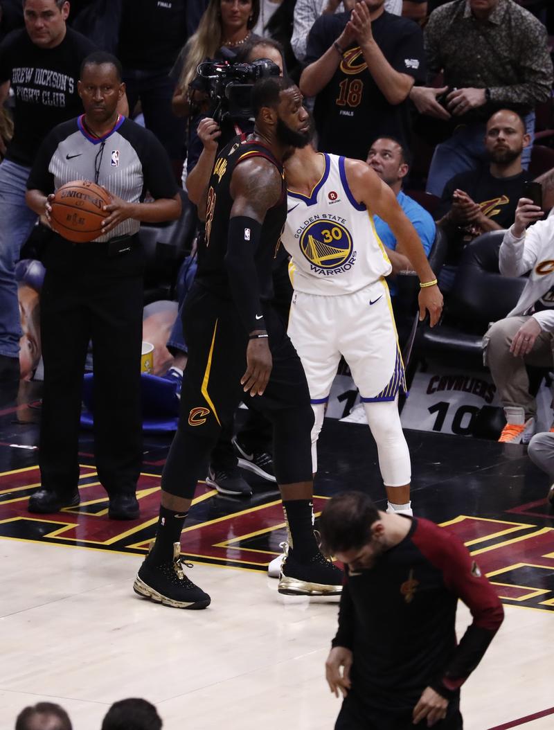 篮球火箭球队全员完成训练任务（火箭队全体球员顺利完成训练任务）