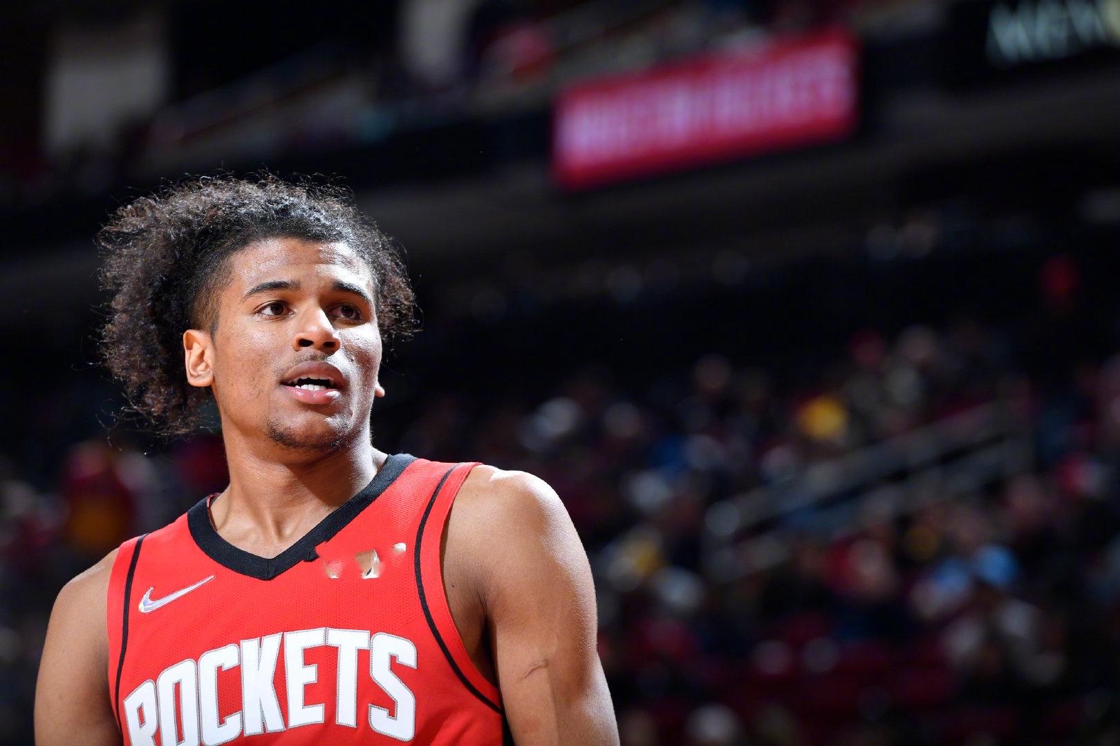 浙江绿魂球迷会：开场前将致敬弗兰克，第11分钟高唱队长之歌（浙江绿魂球迷会赛前致敬弗兰克，第11分钟齐唱队长之歌）