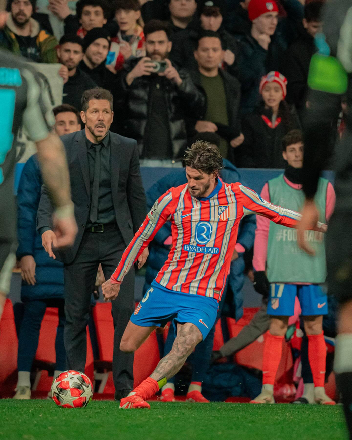 巴萨官方：12月10日对阵法兰克福的欧冠比赛将回归诺坎普举行（巴萨官宣：12月10日欧冠对阵法兰克福将重返诺坎普进行）